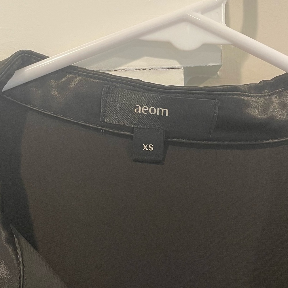 Aeom black silk button down blouse - Picture 4 of 5